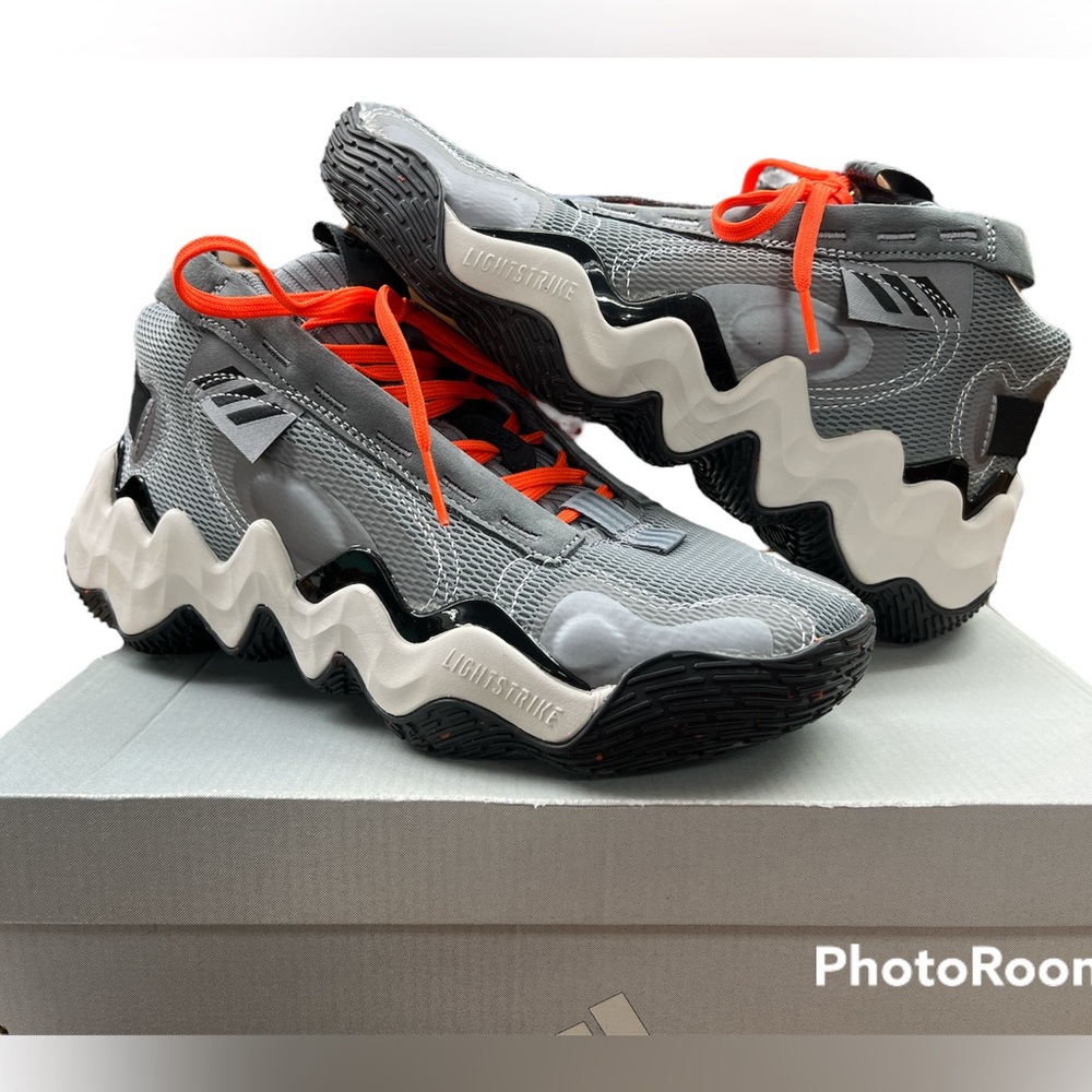 NEW EXHIBIT B CANDACE PARKER mid basketball shoes in gray/black/white. Size 8